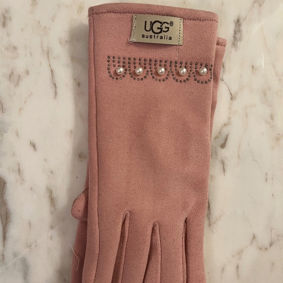 UGG Winter Pink Mauve   Sweater Weather pom pom hat infinity scarf Set. NWT - Picture 8 of 9